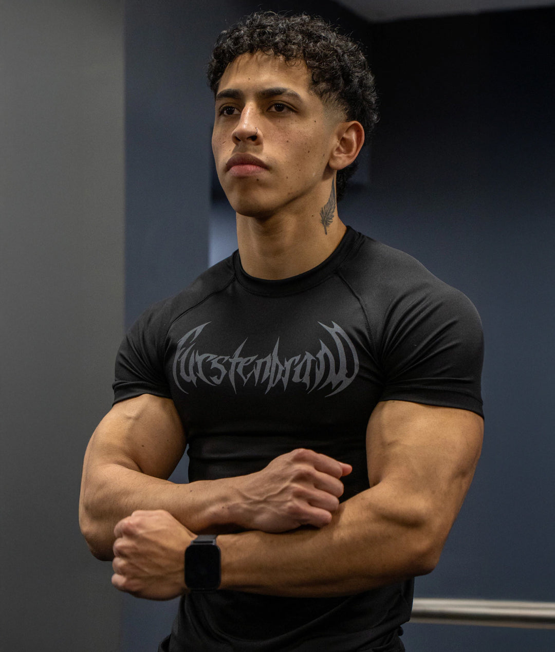 "Gothic" Compression Tee (negro)